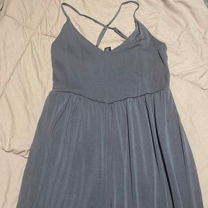Selling jumpsuit from FOREVER 21 worn 3 times. Still in good shape. Size M.